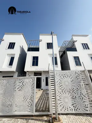 4bdrm Townhouse/Terrace in Guzape, Abuja for sale
