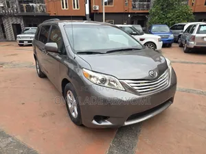 Toyota Sienna 2010 Gray