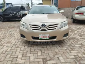 Toyota Camry 2011 Gold
