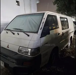 Mitsubishi L300 2006 White