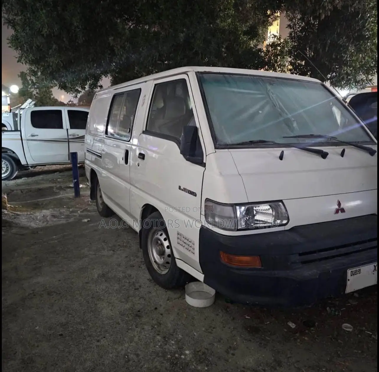 Mitsubishi L300 2006 White