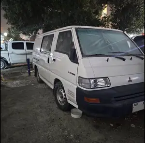 Mitsubishi L300 2006 White