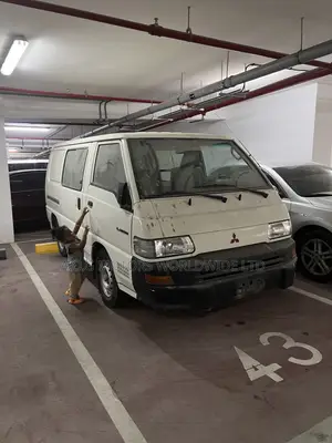Mitsubishi L300 2006 White