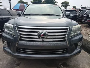 Lexus LX 2016 Green