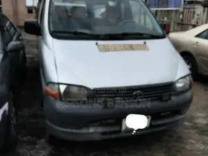 Toyota HiAce 2005 Silver