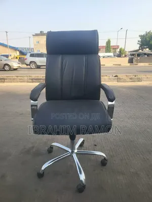 Executive Pentagon Chair