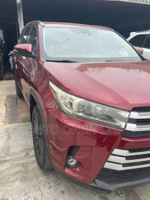 Toyota Highlander SE 2019 Red