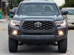 Toyota Tacoma TRD Off Road 2017 Gray