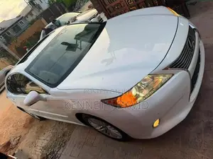 Lexus ES 2013 White