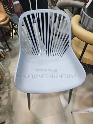 Luxury Armrest Design Restaurant Chair