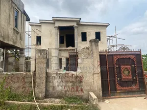 5bdrm Duplex in Afara Estate Umuahia for sale