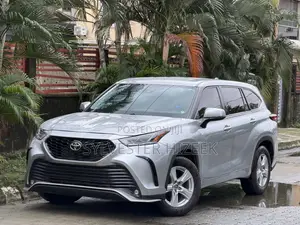 Toyota Highlander 2021 Silver