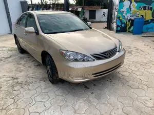 Toyota Camry 2003 Gold