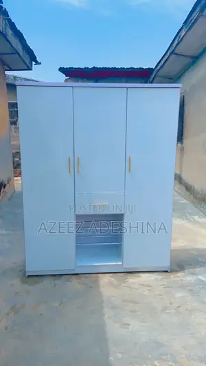 Wardrobe 5 Feet by 6feet