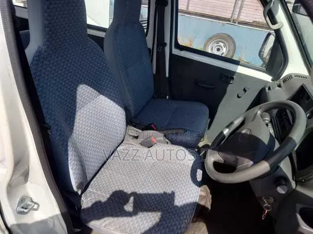 New Daihatsu Hijet 2011 White
