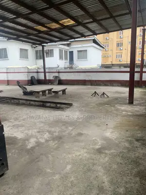 A Massive Open Space on 400sqm for Any Kind of Commercial Purpose