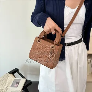 Luxury Embossed Ladies Handbag – Elegant Bag for Every Occasion
