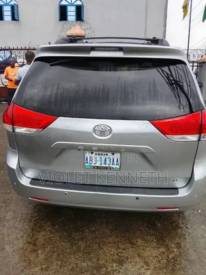 Toyota Sienna 2013 Beige