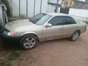 Toyota Camry 2009 Gold