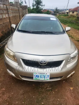 Toyota Corolla 2010 Gold