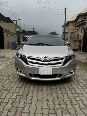 Toyota Venza 2010 Silver