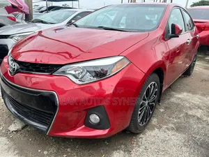 Toyota Corolla 2015 Red