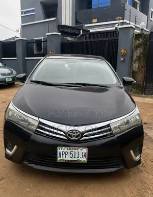 Toyota Corolla Altis 2014 Black