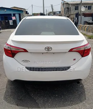 Toyota Corolla 2015 White
