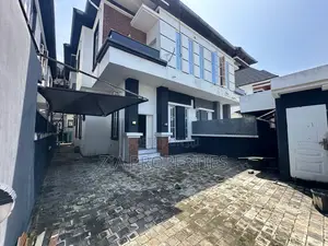 4bdrm Duplex in Chevron for rent