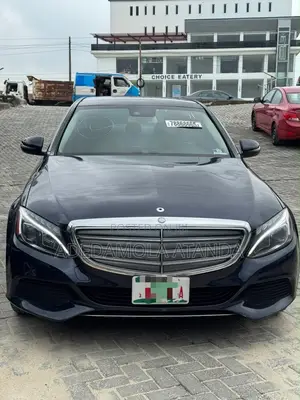Mercedes-Benz C300 2016 Blue