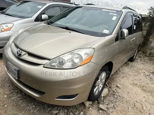 Toyota Sienna 2005 Gold