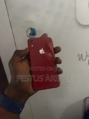 Apple iPhone XR 64 GB Red