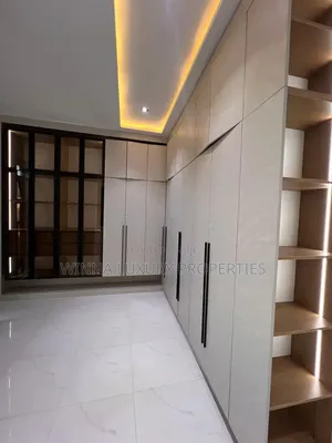 8bdrm Mansion in Guzape for rent