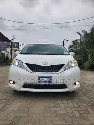 Toyota Sienna Limited FWD 7-Passenger 2013 White