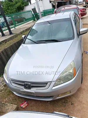 Honda Accord 2005 Silver
