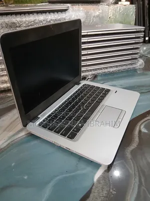 Laptop HP EliteBook 820 G3 4GB Intel Core i3 SSD 128GB