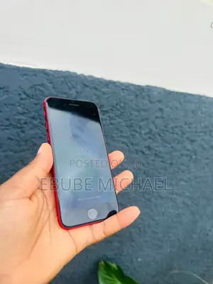 Apple iPhone SE 64 GB Red