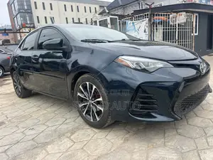 Toyota Corolla SE 4dr Sedan (1.8L 4cyl CVT) 2017 Blue