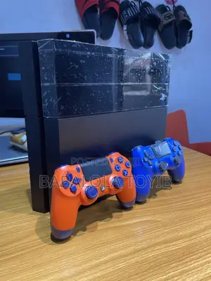 Ps4 Fat Hacked With Games and 2pads