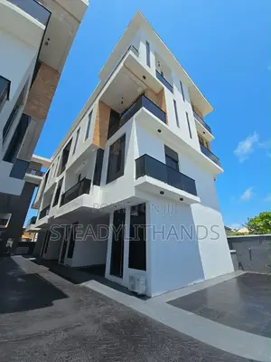 4bdrm Duplex in Chevron for sale