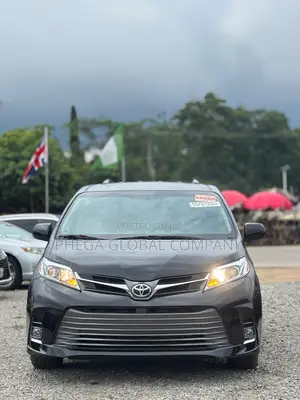 Toyota Sienna Limited AWD (3.5L 6cyl 8A) 2018 Black