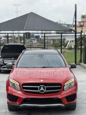 Mercedes-Benz GLA 250 2015 Red