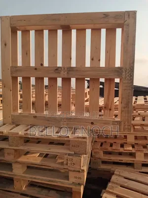Wooden Pallet for Bed Flames