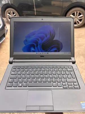 Laptop Dell Latitude 3350 8GB Intel Core i5 SSD 256GB
