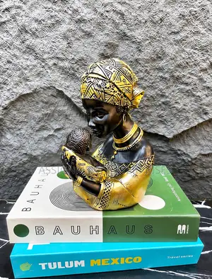 Mother Child African Sculpture - Mama Africa