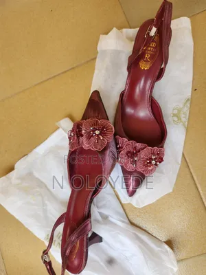 Red Mantis Women Shoe - Size 42 Small