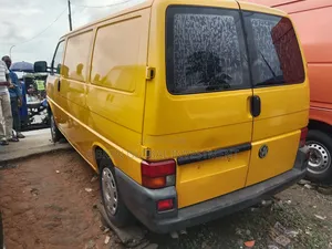 Volkswagen Transporter 2003 Yellow