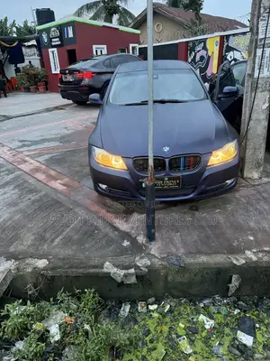 BMW 328i 2011 Blue