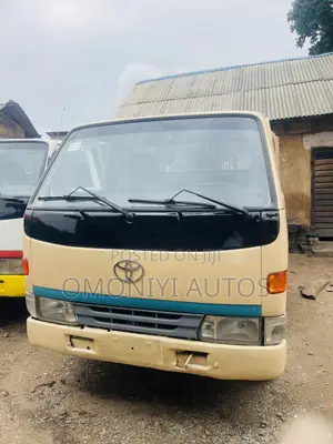 Toyota Dyna 100