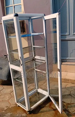 Show Glass